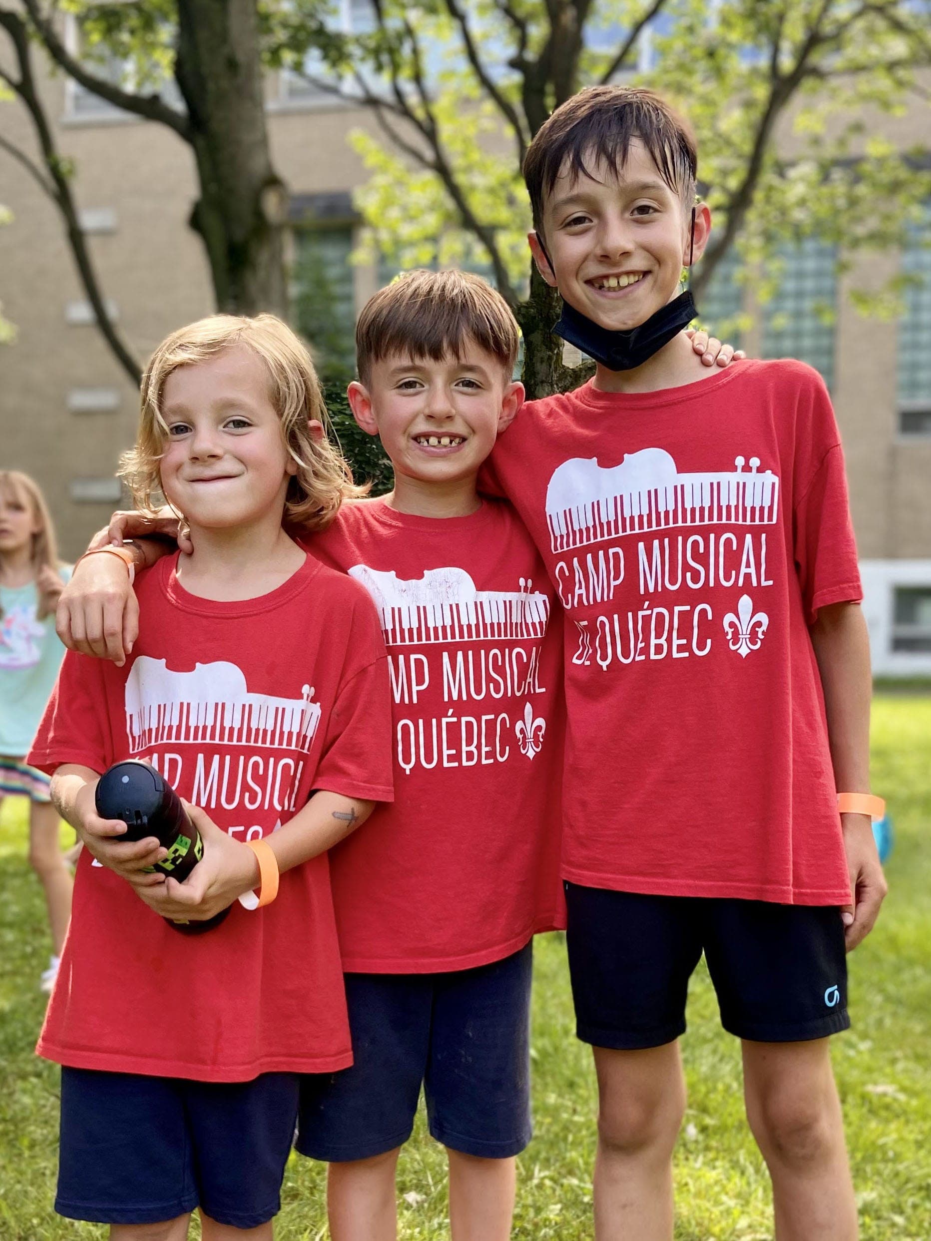 3 frères d'une même famille